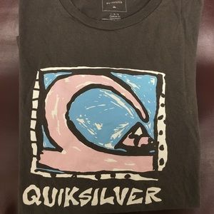 Quicksilver gray pink and blue tshirt